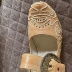 western style pumps with cross strap Size 6 Photo 0