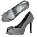 Stuart Weitzman silver pewter Bowright peep toe bow platform pumps size 8 Photo 15