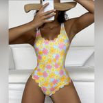 Women's Floral Chic One Photo 3