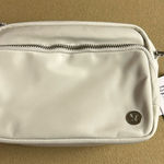 Lululemon  every where crossbody bag Photo 0