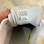 Adidas  low top white and gold shoes size 11 Photo 5