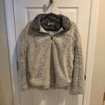 Thread and Supply Sherpa Pull Over Photo 0