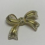 Monet Holiday Metal Bow / Ribbon Brooch Pin Gold Tone Clear Rhinestone Signed  Photo 1