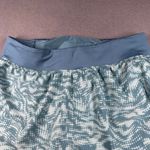 Under Armour Athletic Shorts Womens M Blue White Pattern Fitted Lined Pocket Photo 2