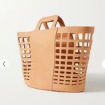 Demijohn cutout leather tote Photo 11