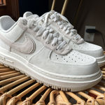 Nike Sneakers Photo 0