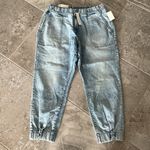 DL1961 Laura High Rise Jogger Jeans in Super Light, Size 34 NWT $209 Photo 3