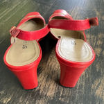 St. John  Women’s Cherry Red Classic Slingback Pump Heels size 5 Photo 3