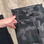 GapFit Studio Sky High Cropped Legging Black & Camo Power Ankle Legging Set S Photo 2