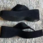 No Boundaries  Women's Mid-Heel Platform Wedge Black Flip-Flop Sandals Size 8 Photo 0