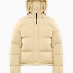 Aritzia NWOT - Super Puff Shorty in Light Yellow size small Photo 11