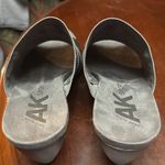 AK Sport Metallic Silver Slides Sandals Slip On Wedge Heel Akchanay Sz 9M Photo 11