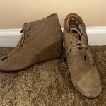 Toms Ankle Wedge Boots Women’s Tan Suede Beige Lace Up Heel Shoes Chukka Photo 1