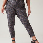 Athleta ‎ Trekkie North Printed Jogger Photo 0