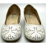 Baretraps  Mariah Memory Foam Cut Out White Flats Women's Size 9 M Photo 1