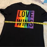 City Streets  Love Wins Short Sleeve T Shirt Size Small Pride Rainbow LGBTQ+ Photo 5