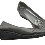 Dressbarn Wedge Heels Size 8.5 Gray Photo 3