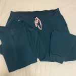 FIGS caribbean blue  zamora jogger pants rafaela oversized top Photo 2