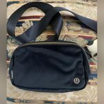 Lululemon  Velour Belt Bag 1L Black/Gold NEW Rare Authentic Photo 3