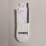 Lululemon Daily Stride NWT White No-Show. 3 pack Socks Size M Black Wordmark Photo 2