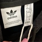 Adidas Crop top hoodie never worn size xs Photo 1