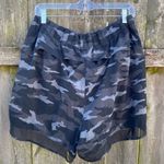 Athleta  Camo Mesh Racer Run Shorts 4” | 1X Photo 3