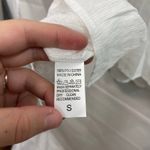 Women's white crocheted v Photo 5