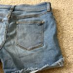 Vineyard Vines Denim Jean Shorts Women's Size 2 Light Wash Frayed Raw Hem Photo 5