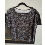 kim rogers Kim Roger Curvy Size 1X Black and White Rose and Leaf Print Neck Accents Top Photo 0