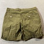 Massimo Dutti  Olive Green Khaki Womens Cargo Shorts Casual Fit Size 4 EUC Photo 4