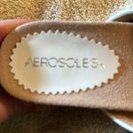 Aerosoles Aersoles Never Worn white Thong size 8.5 Photo 3