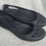 Crocs  Kadee Women's Size 6 Black Rubber Ballet Flats Slip On Comfort Shoes Photo 0