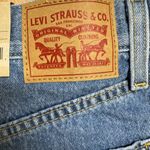 Levi's  High-Waisted Mom Shorts Size 27  Medium Wash Photo 2