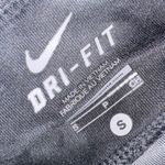 Nike Black and Gray capri crop cropped leggings tights Photo 3