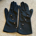 None Beautiful pair of vintage black unlined gloves fit like a size medium / large Photo 0