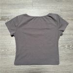 gray scoop neck cropped blank tee shirt Photo 3