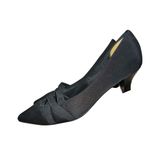 Nice black kitten heels , perfect for many occasions. Size 7.5 Photo 5