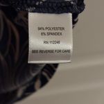 Sami & Jo •‎ embroidered blue white tee detail small Photo 5