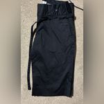 Old Navy Woman’s Black Bermuda Shorts With Tie Belt 2 clips and Zipper Closure Photo 2