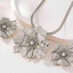 3 piece Floral Silver metal necklace,earrings and Cuff Bracelet! New ! Photo 1