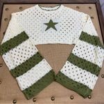 Women’s Cream and Green Star Cropped Sweater Size small Photo 0