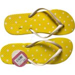 SO  Women's Yellow Polka Dot Flip Flops Sz M NWT Photo 4