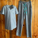 Catarina Scrub Tops for Women — Classic Fit, 1 Pocket FIGS YOLA pants XS/SM Photo 1