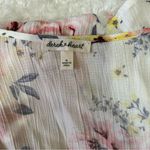 Derek Heart medium floral v-neck top Photo 5