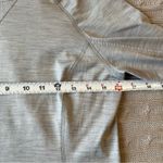 Old Navy Active Women’s Grey Hooded Long Sleeve Shirt Sz XS Photo 7