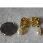 Source Unknown NWOT Wedding Bridal Party Teardrop Faux Pearl Gold Tone 1.5" Clip On Earrings Photo 1