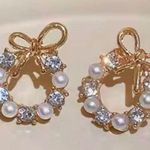 Gold Pearl Bow Earrings White Photo 0