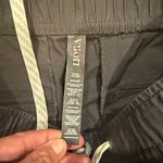 Vuori  Womens Ripstop Wideleg Charcoal size Small Photo 6