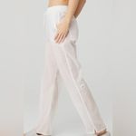 Alo Yoga NWT  Cloud Nine Pants white Size XS With Pockets Photo 5