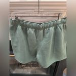 Lululemon Scuba Mid-Rise Oversized Short 7" Photo 3